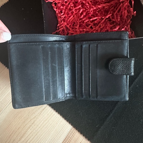 Chanel Caviar Vintage Timeless Bifold Wallet - Picture 2 of 9